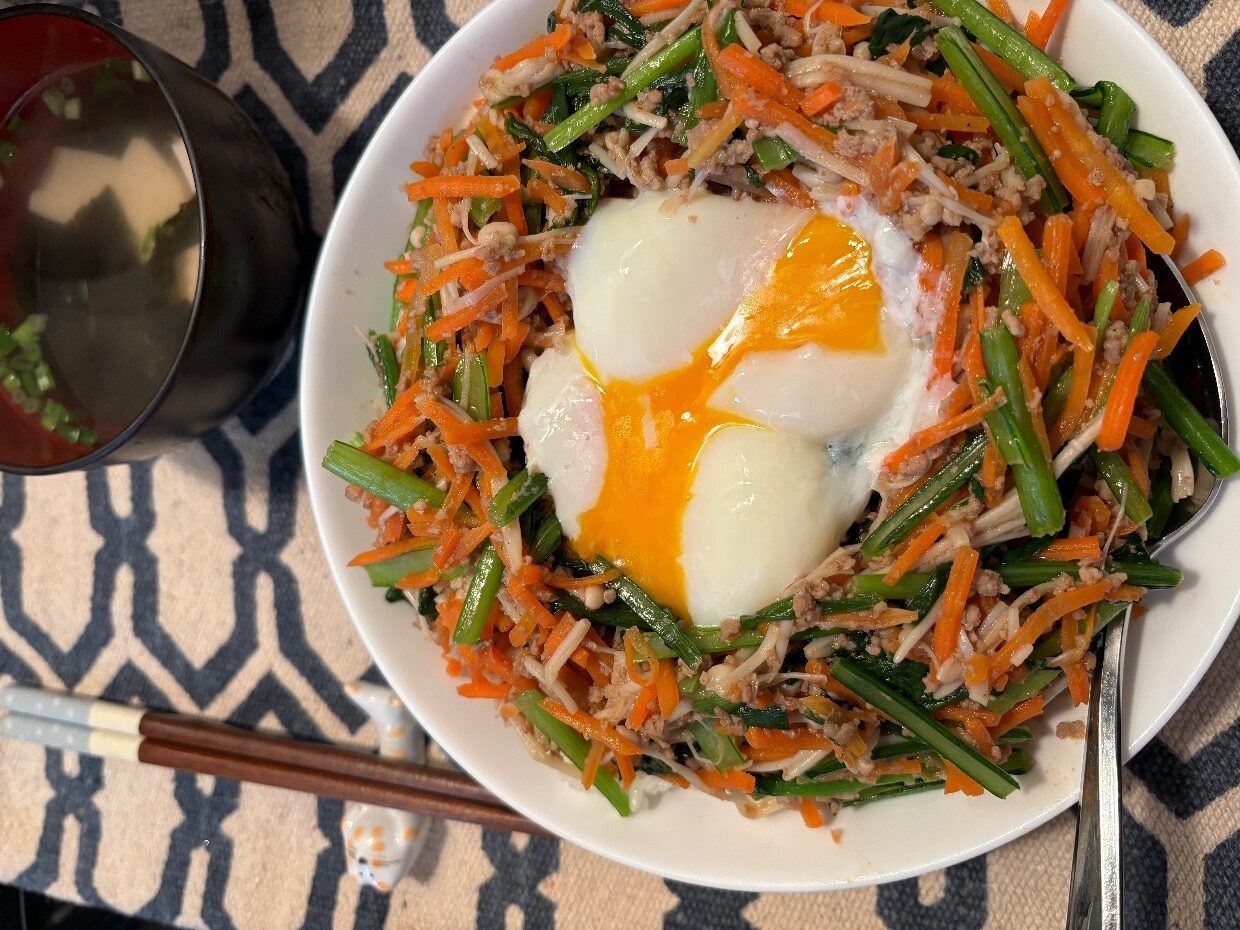 野菜のビビンバと韓国風スープ