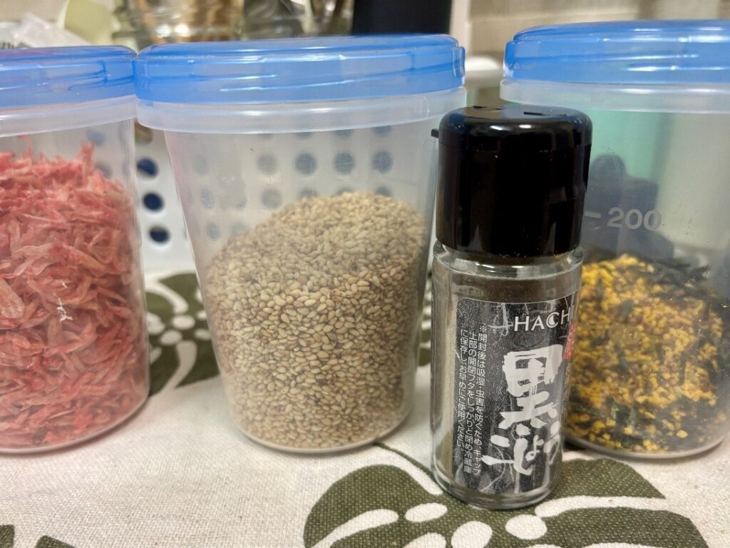 調味料、桜エビ、白ゴマ、黒コショウ、のりたま