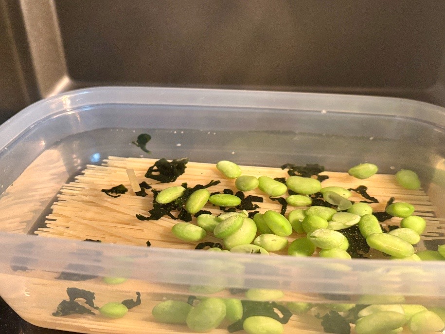 パスタ、ワカメ、枝豆