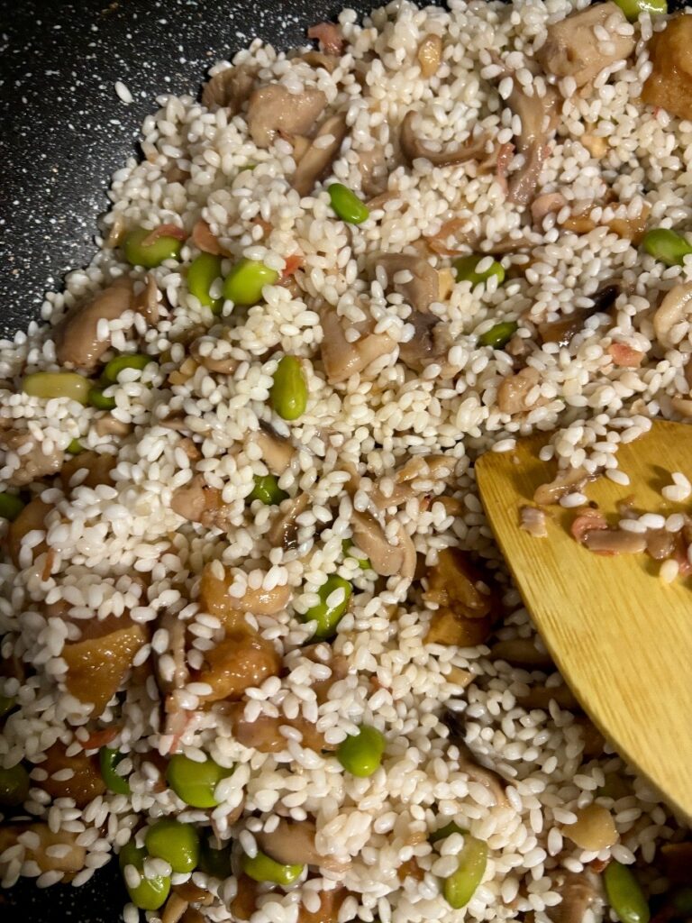 もち米を混ぜ合わせる