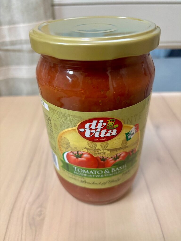 購入した瓶に入ったトマトソース