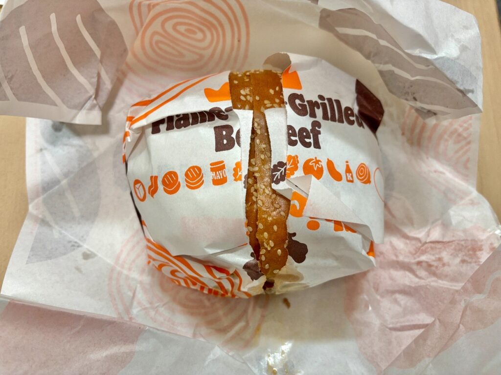 ハーフカットしてもらったバーガー