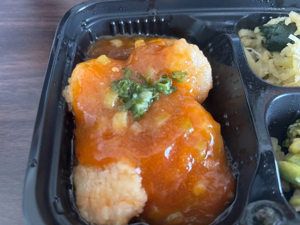 温めたねぎ香るエビチリ。主菜と副菜2品