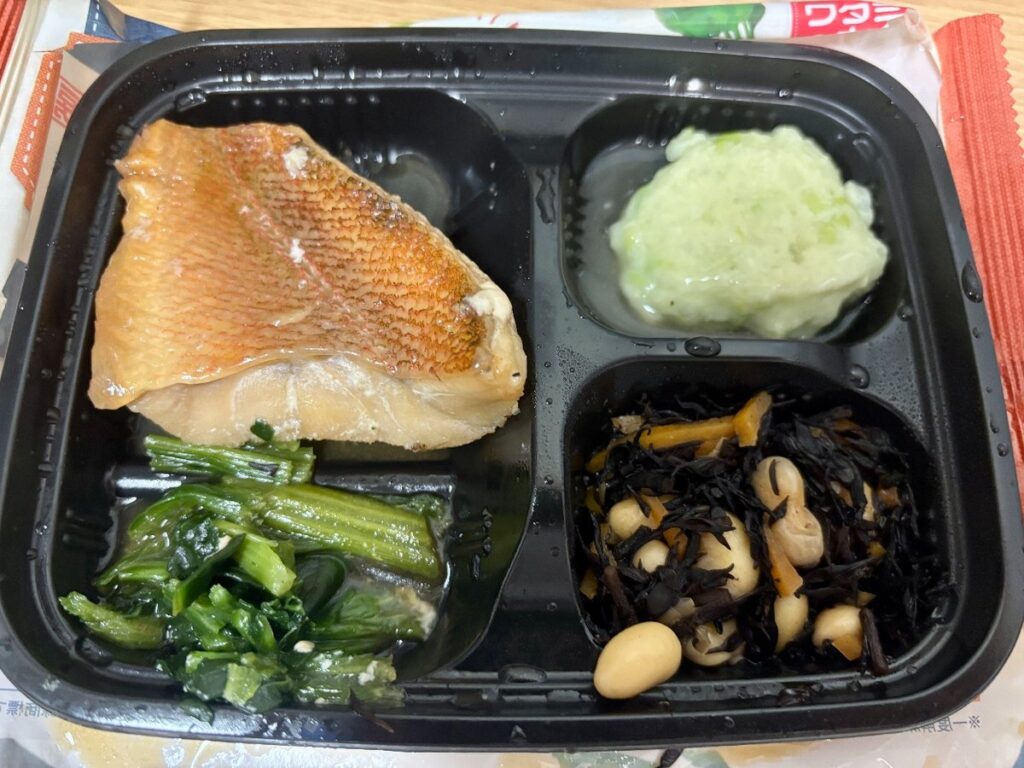 温めた赤魚の煮付け